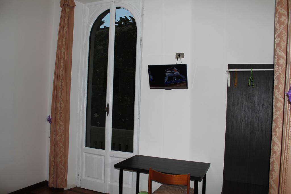 Hotel Luisa Милано Екстериор снимка