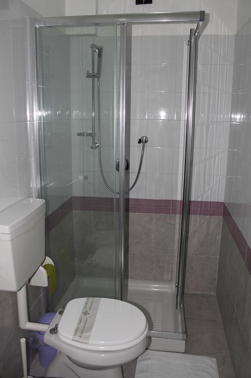 Hotel Luisa Милано Стая снимка