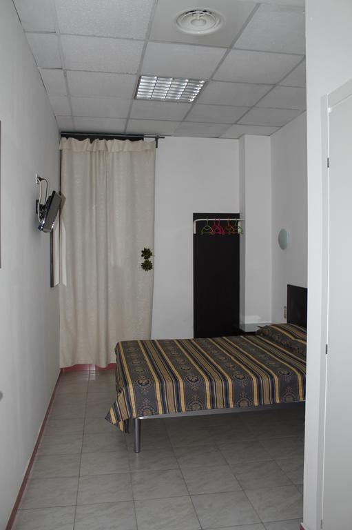Hotel Luisa Милано Стая снимка