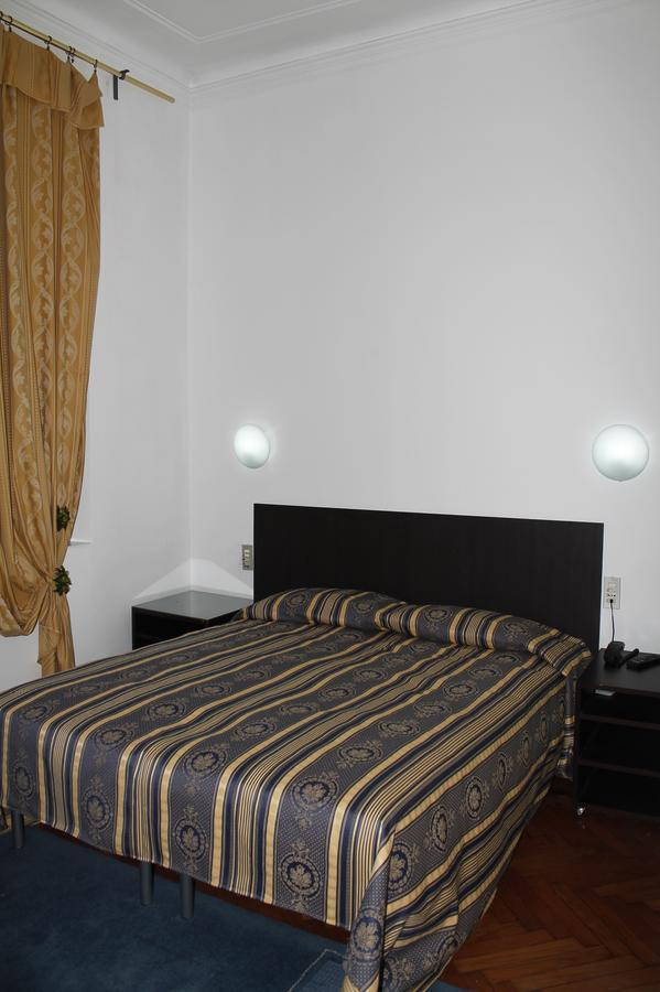 Hotel Luisa Милано Стая снимка